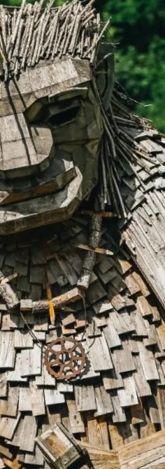 Familie ved den store trætrold i Børkop